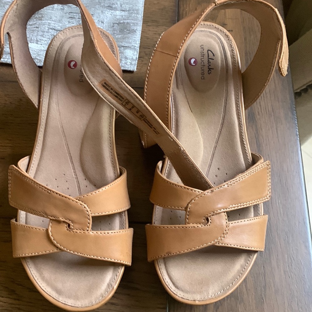 Clark’s Unstructured wedge sandals 9